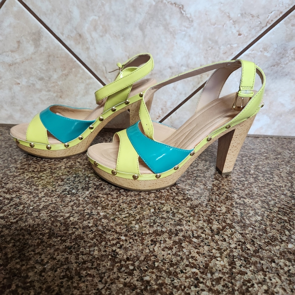 Womens sandals